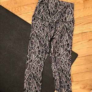 lululemon hi-rise Wunder Under pant size 4 NWOT
